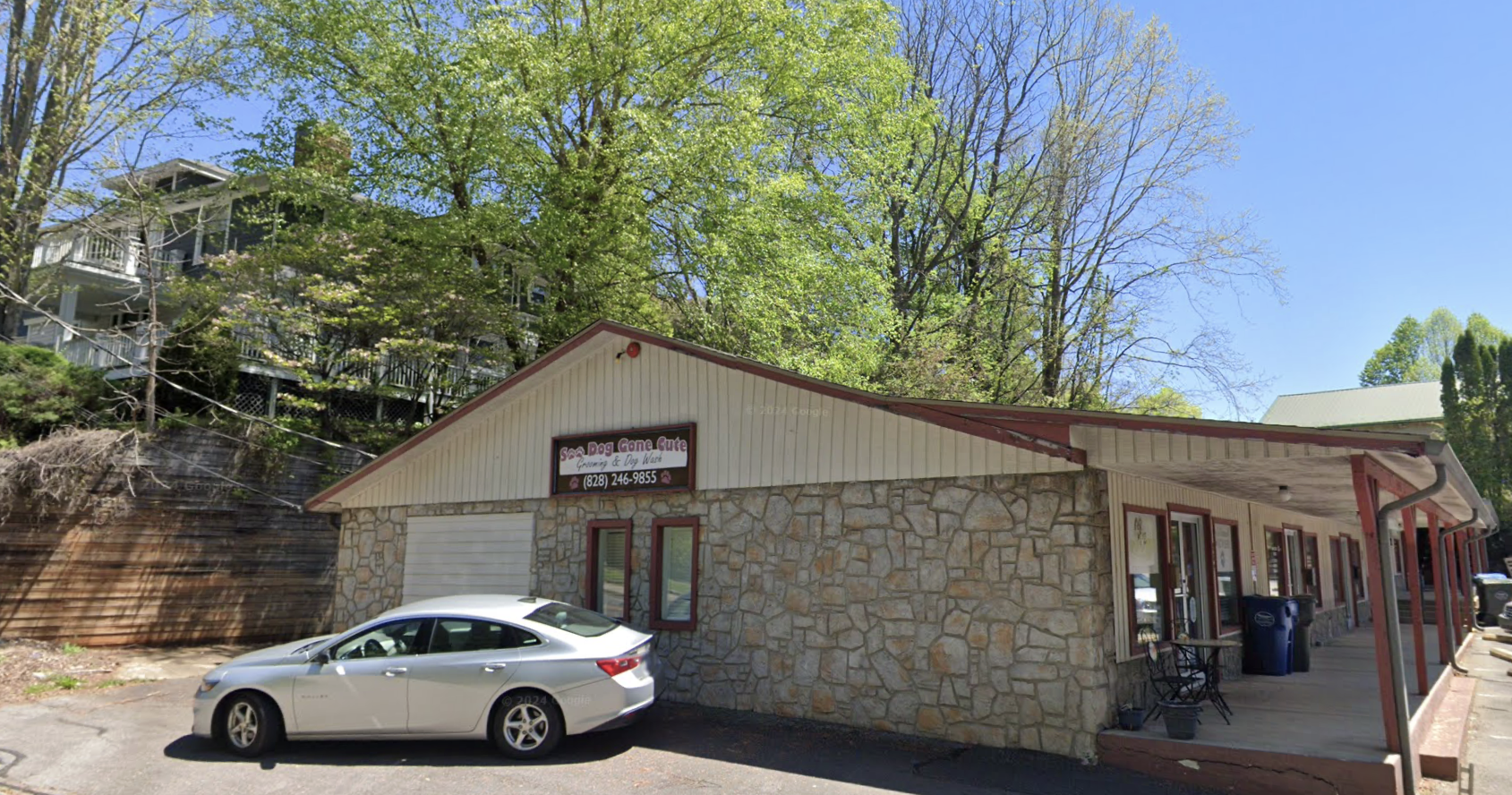 exterior of dog grooming salon